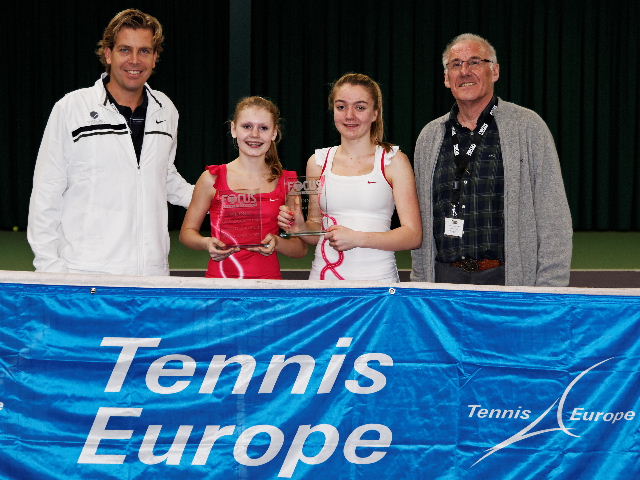 Girls doubles winners - Dewi Dijkman and Kimberley van Rijn