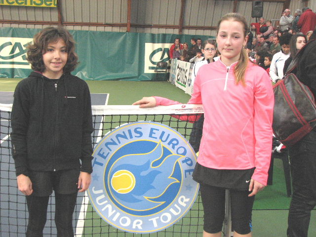 Paula ARIAS MANJON (ESP), winner  -Lucie KANKOVA - (CZE) Finalist