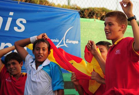 12 & Under Tennis Europe Winter Cups by HEAD