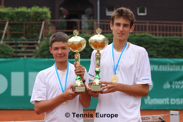 Doubles winners Phillip Gresk & Kamil Majchrzak (POL)